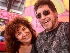 Rob Bremer and Julie Raefield - Waxin Moon